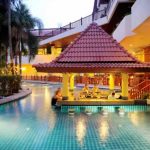 Baumanburi Hotel Patong Beach - Pool
