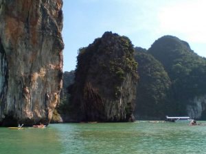 phang-nga-bay-cave-sea-canoe