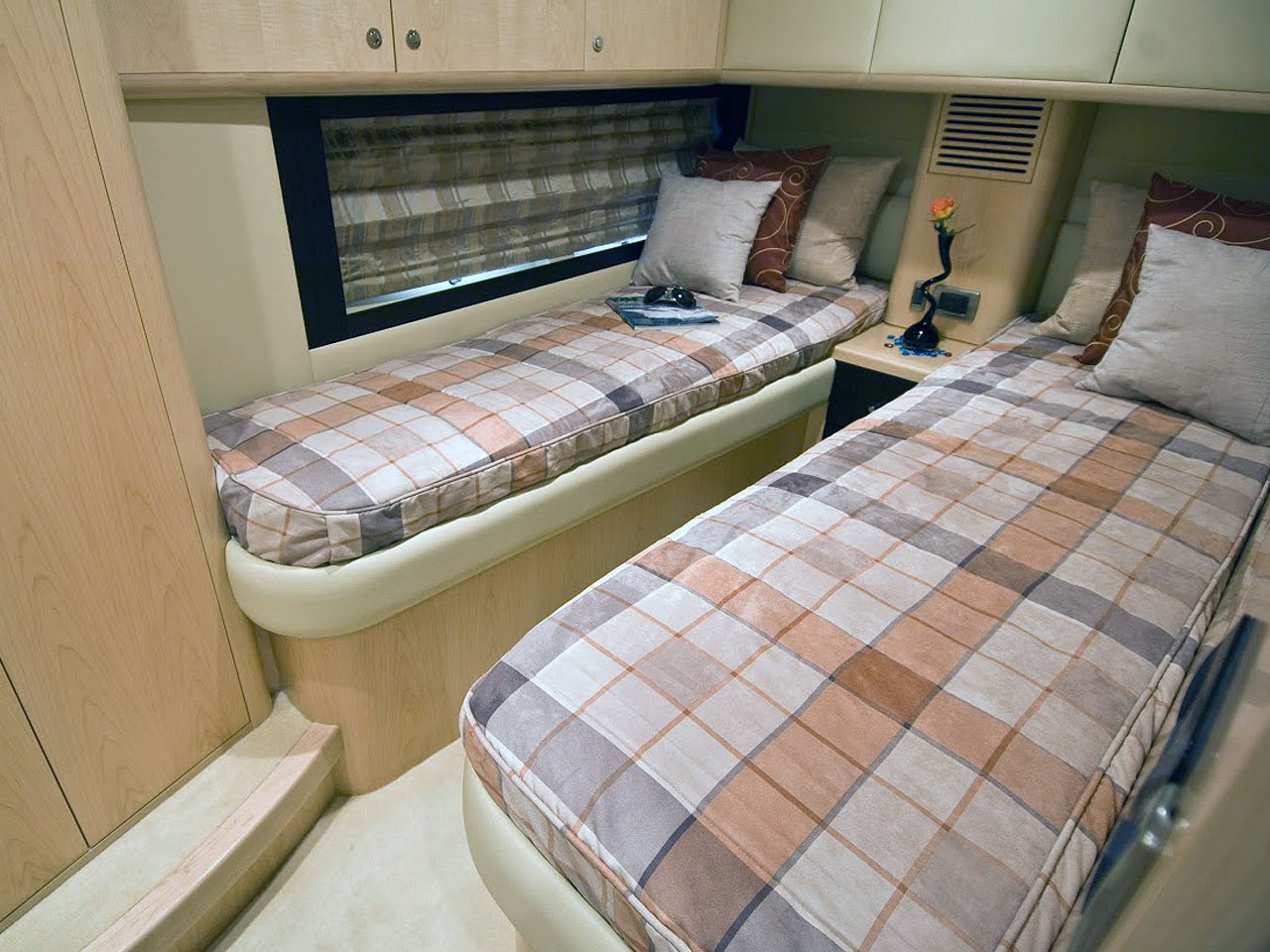 Adamo Twin Bed cabin
